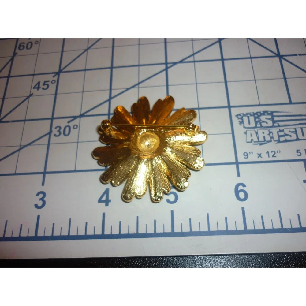 Vintage NOS Sue Ellen Made in England Green Enamel Rhinestone Daisy Brooch